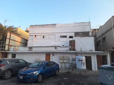 Building for Sale in Al Badiyah, Dammam - For sale: a building in Al-Badia neighborhood, income 70 thousand, price 550.