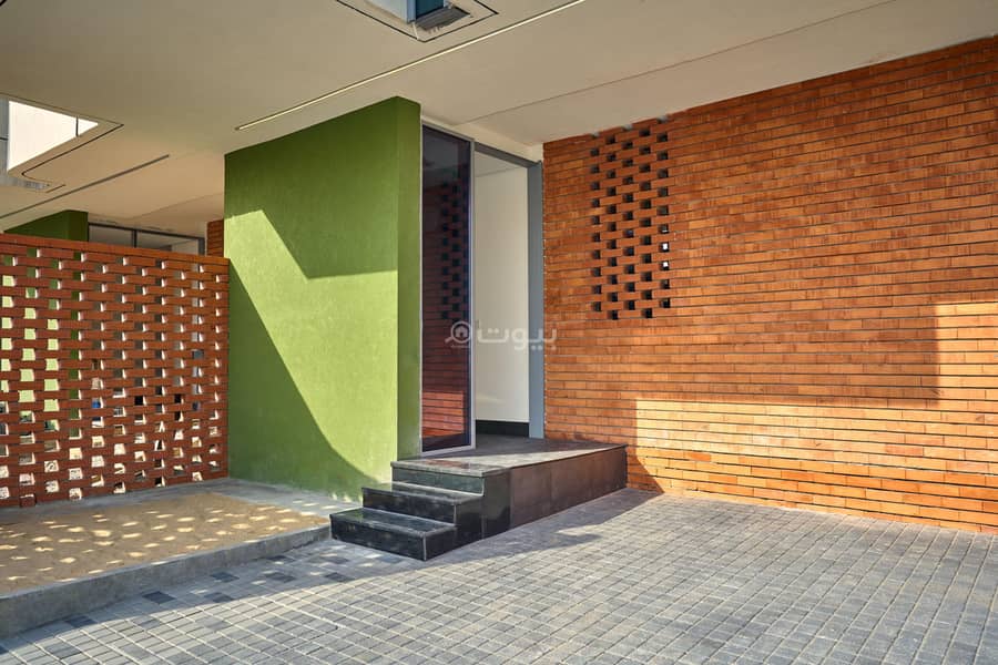 Townhouse villa for sale in Al-Nuzhah, Dammam