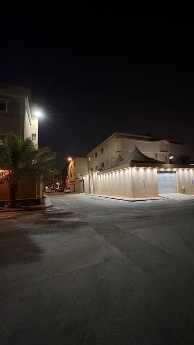 8 Bedroom Villa for Sale in East Riyadh, Riyadh - Villa For Sale in Al Rimal, East Riyadh