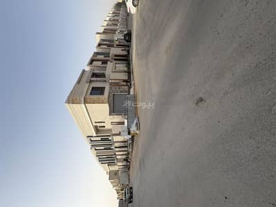 3 Bedroom Villa for Sale in East Riyadh, Riyadh - Villa with internal stairs and apartment + townhouse + floors