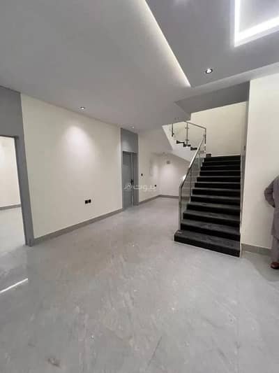 3 Bedroom Floor for Sale in West Riyadh, Riyadh - House for sale on Prince Abdulrahman bin Saud bin Abdulaziz Street, Al-Tuwaik Neighborhood, Riyadh City, Riyadh Region
