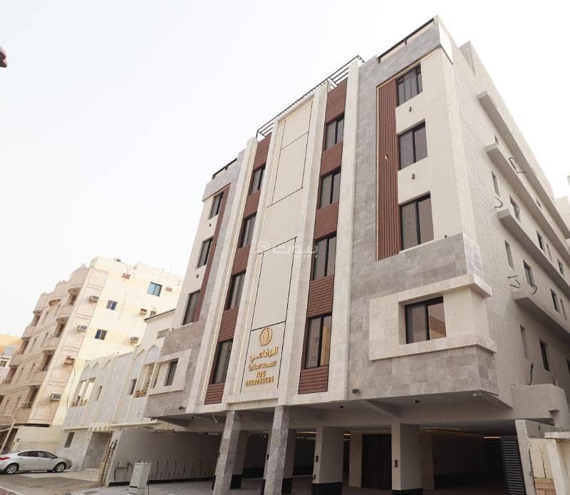 ملحق روف 4 غرف بسطح خاص فاخره مدخلين للبيع في السلامة جدة