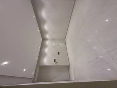 1 Bedroom Apartment for Sale in East Riyadh, Riyadh - Apartment in East Riyadh，Al Janadriyah 1 bedroom 470000 SAR - 87706698