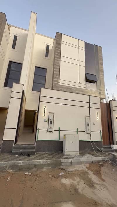 دور 4 غرف نوم للبيع في شرق الرياض، الرياض - تاون هاوس ارضي فاخر جداً درج داخلي وكراج خاص