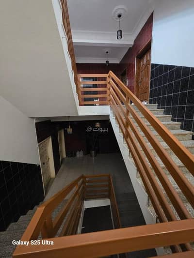 Building for Sale in Al Wurud, Tabuk - Building for sale on Prince Abdul Majid bin Abdulaziz Street, Al-Warood neighborhood, Tabuk City, Tabuk Region