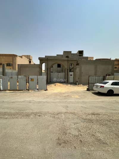 7 Bedroom Villa for Sale in West Riyadh, Riyadh - Villa with stairs, two apartments, area 1200 in Al-Awali, the Golden Plan behind the palace.
