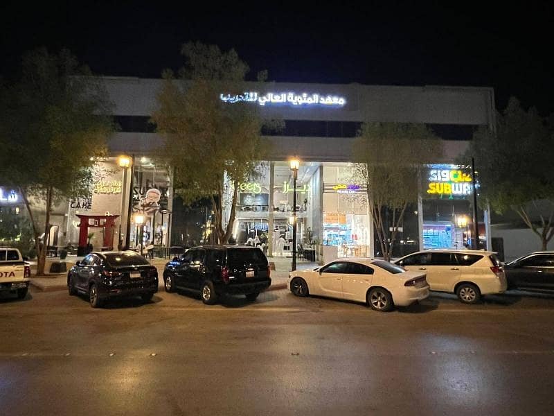 محل(معرض) لإيجار