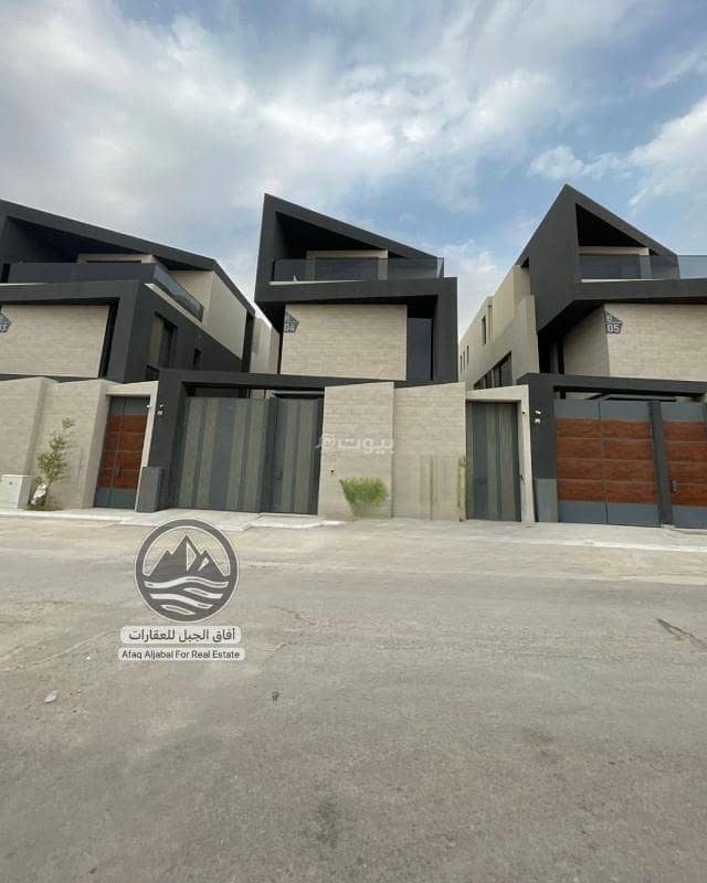 للبيع دور فاخر بتصميم راقٍ وموقع مميز