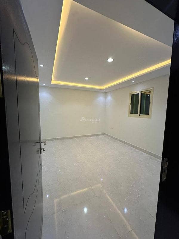 Second floor apartment in a villa for rent