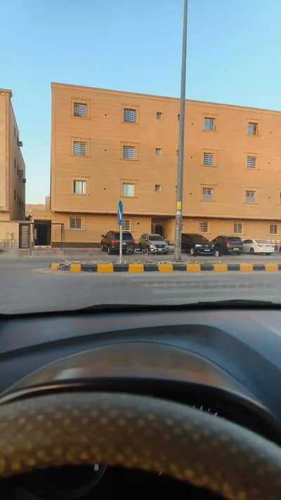 4 Bedroom Apartment for Sale in West Riyadh, Riyadh - Apartment For Sale in Dhahrat Laban, Riyadh