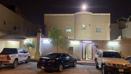 8 Bedroom Villa for Sale in East Riyadh, Riyadh - Villa for sale with an area of 550 m