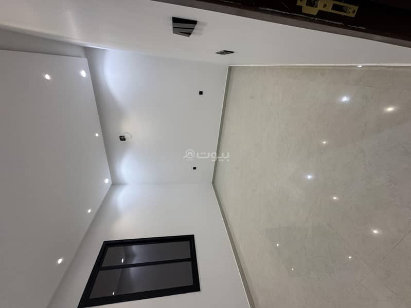 Villa with an internal staircase and an apartment for sale Villa with an internal staircase and an apartment for sale
