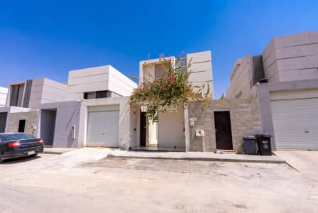 4 Bedroom Villa for Rent in North Riyadh, Riyadh - New Villa - 4 Master Bedrooms For Rent in Al Arid, Riyadh