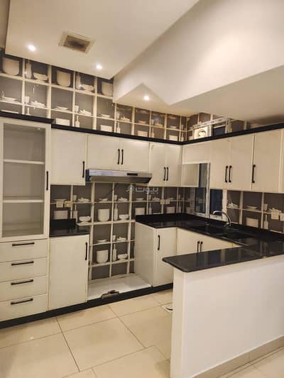 6 Bedroom Flat for Rent in West Riyadh, Riyadh - Apartment for rent on Ibn Al-Jad Street, Al-Rafi'a Neighborhood, Riyadh City, Riyadh Region