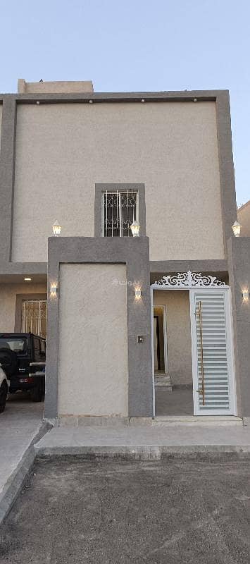 5 Bedroom Flat for Sale in King Fahd Suburb, Dammam - Ground floor apartments for sale