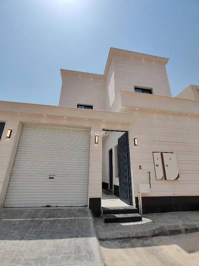 3 Bedroom Floor for Sale in East Riyadh, Riyadh - For sale ground floor in Al-Qadsiah neighborhood east of Riyadh, excellent location near all services and main roads.
