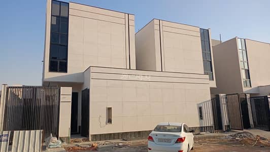 4 Bedroom Villa for Sale in East Riyadh, Riyadh - Duplex for sale