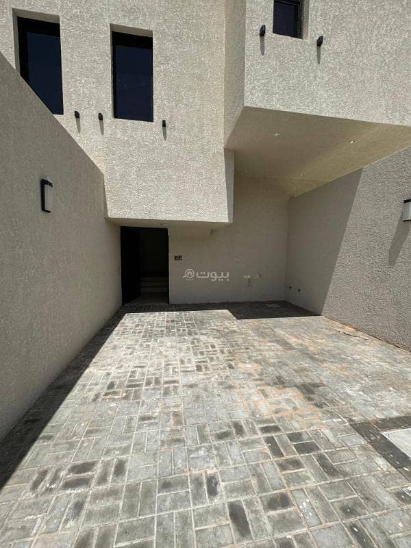 For rent: a property on Yasmin Street, Al-Malaz neighborhood, Riyadh City