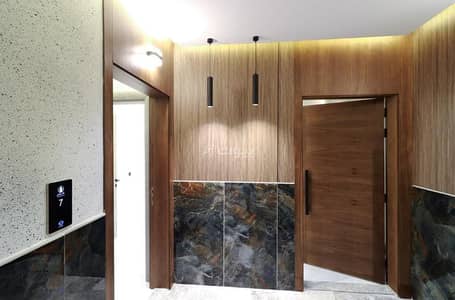 4 Bedroom Apartment for Sale in North Jeddah, Jeddah - Luxury 4-room apartment with two entrances for sale in Al-Salama, Jeddah