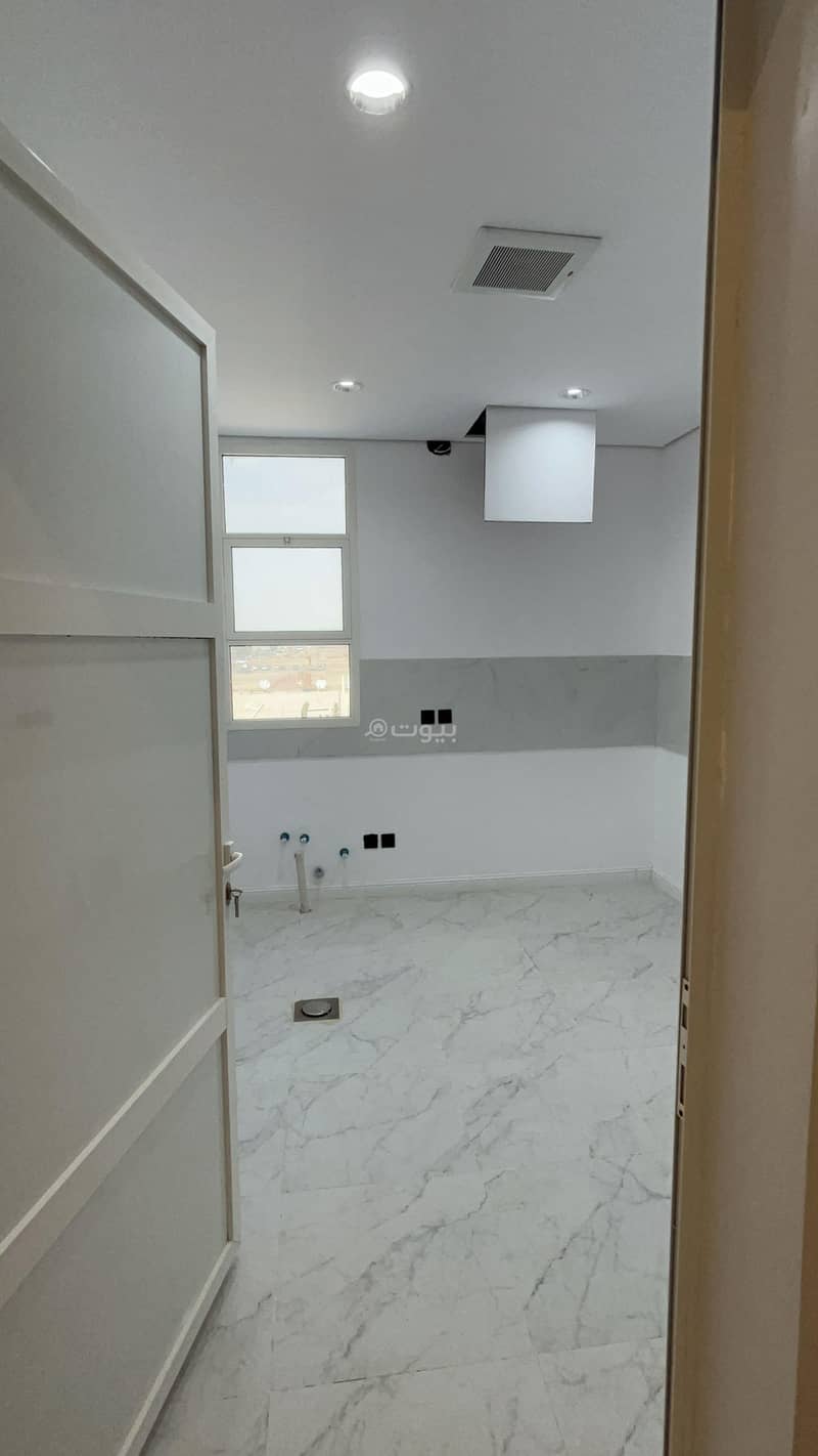 Upper floor for sale in Al-Mu'izilah neighborhood