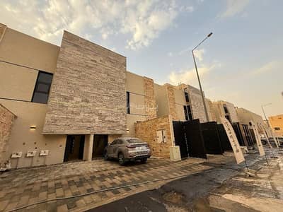 دور 3 غرف نوم للبيع في شرق الرياض، الرياض - دور علوي فاخر في قرطبة