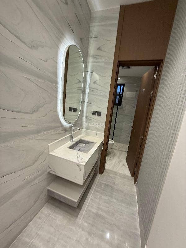 For sale, upper floor townhouse in Al Rimah neighborhood