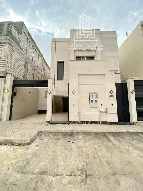 امتلك تاون هاوس علوي بتشطيبات فاخرة في موقع هادئ ومميز