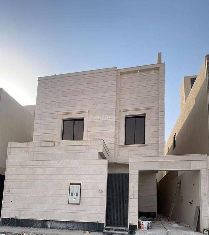 Investment opportunity: a villa with an internal stair and an apartment.
