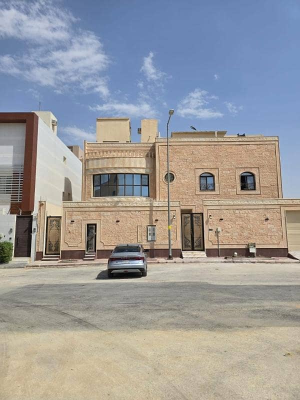 Al-Malqa neighborhood is close to King Salman Road.