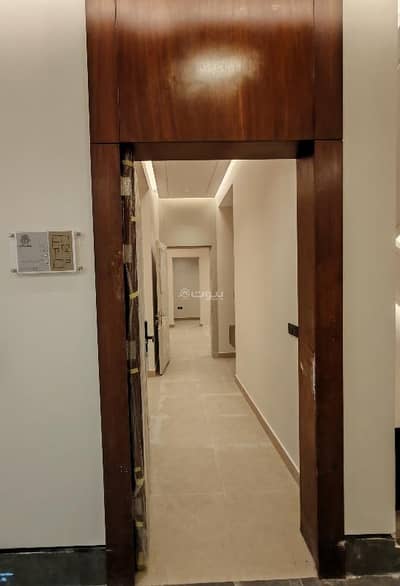 3 Bedroom Flat for Sale in East Riyadh, Riyadh - For sale, an apartment in a residential building with a modern design in Al-Monseya neighborhood, east of Riyadh. Excellent location near all services and main roads.