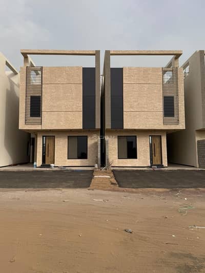 8 Bedroom Villa for Sale in Al Suways 1, Jazan - A two-story villa with a separate duplex annex in the Al-Rehab neighborhood, featuring luxurious finishes.