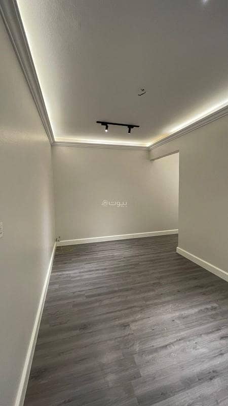 Super renovated and distinctive apartment in the neighborhood of Seville