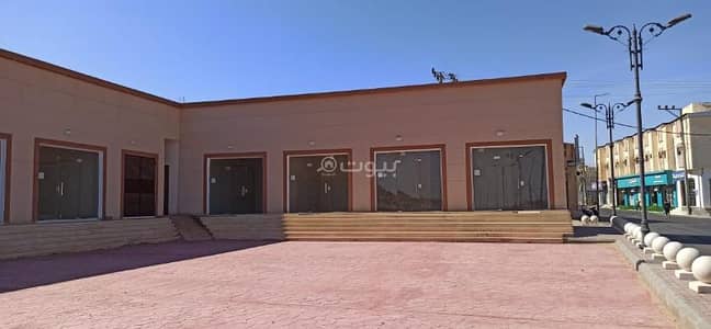 معرض  للايجار في الرين القديم، الرين - محلات تجارية للايجار على مدخل الرين التجاري، الرياض