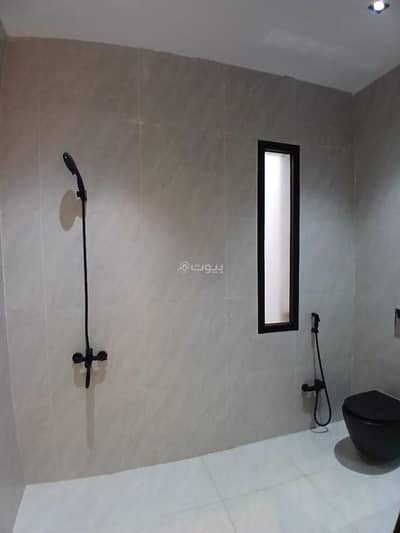 3 Bedroom Floor for Sale in East Riyadh, Riyadh - Modern upper floor at a reasonable price and an excellent location