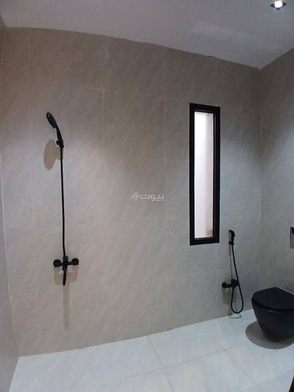 Modern upper floor at a reasonable price and an excellent location