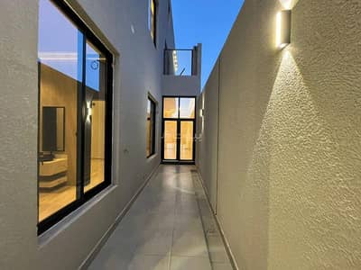 4 Bedroom Floor for Sale in East Riyadh, Riyadh - Ground floor modern with a large area, reasonable price, and a distinctive location.
