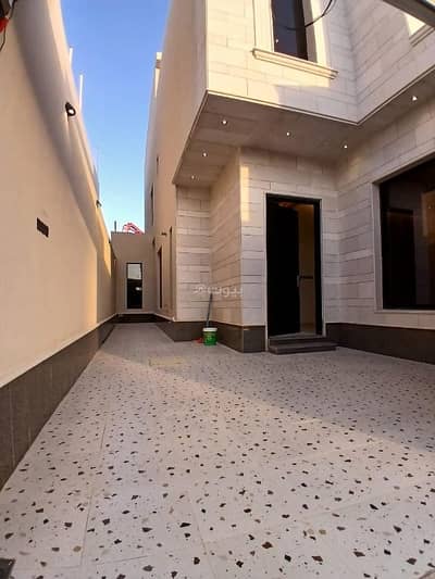 5 Bedroom Villa for Sale in East Riyadh, Riyadh - Modern duplex villa at a price suitable for everyone