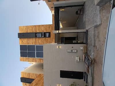 5 Bedroom Villa for Sale in East Riyadh, Riyadh - Duplex villa on the new Saudi code in Al-Yarmouk, distinguished location