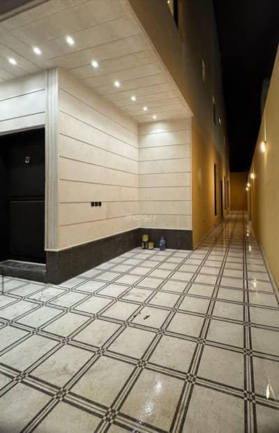3 Bedroom Floor for Sale in East Riyadh, Riyadh - A house consisting of 7 rooms for sale in Al-Naseem Al-Gharbi, Riyadh + We have a floor and another apartment.