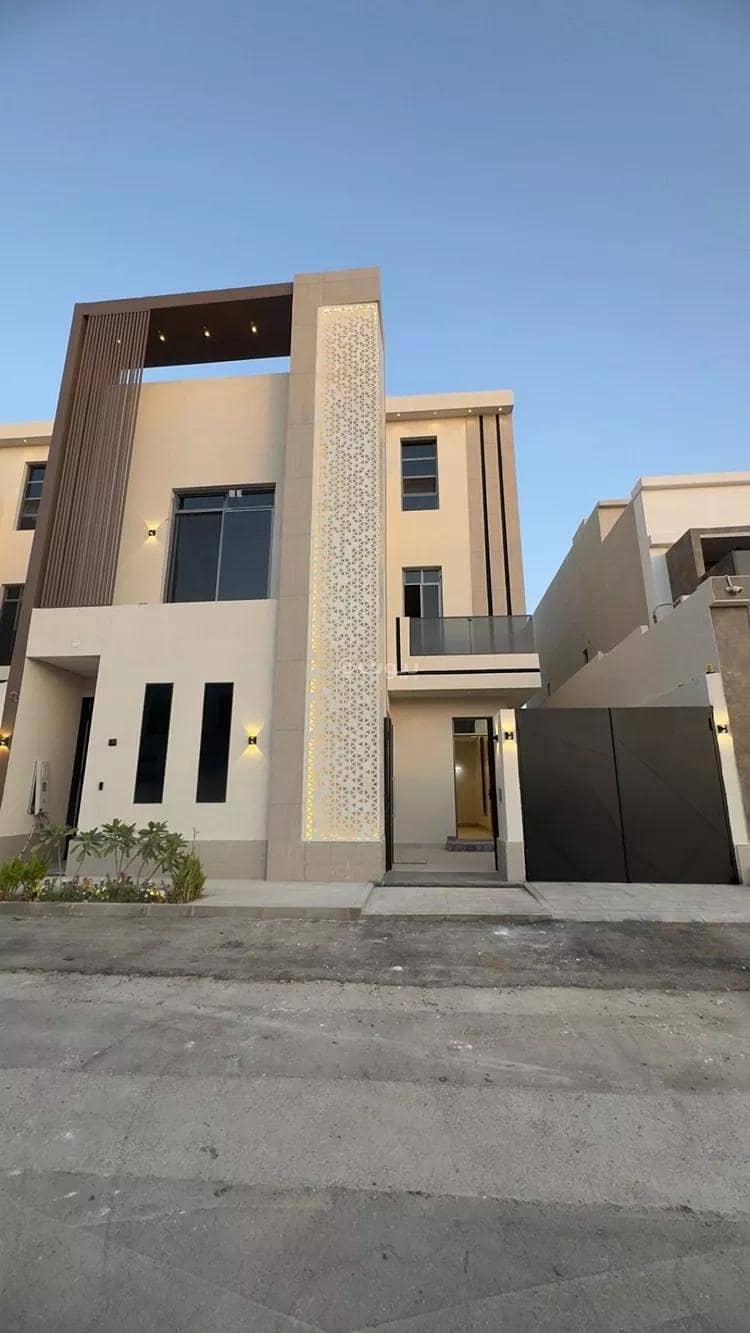 Villa For Sale in Al Mahdiyah, Riyadh