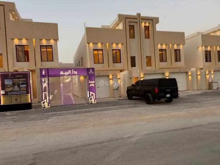 3 Bedroom Floor For Sale in Okaz, Riyadh