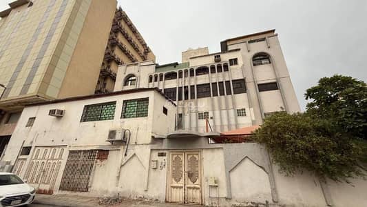 Building for Sale in Al Jamiah, Makkah - Property in a prime location in the Al-Aziziyah neighborhood in Mecca.