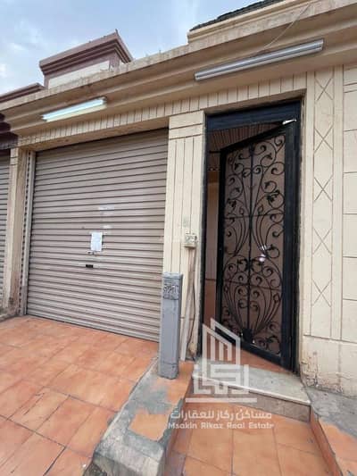 دور 2 غرفة نوم للايجار في شرق الرياض، الرياض - دور أرضي مؤثث بالكامل للإيجار في فلة - حي السعادة، شارع الريف