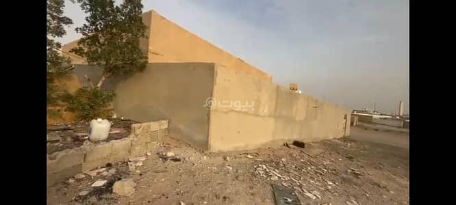 ارض  للبيع في جنوب الرياض، الرياض - أرض للبيع في حي المناخ تحتوي على بيت شعبي