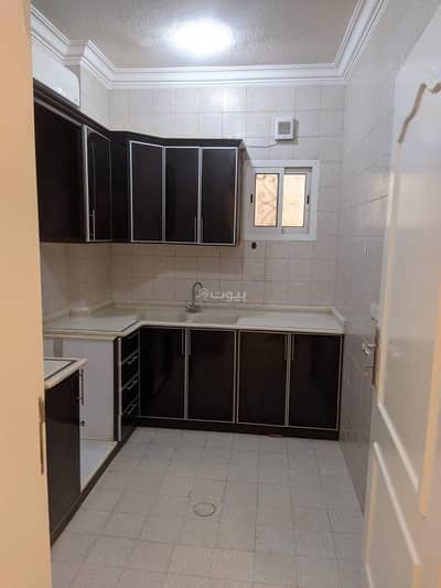 3 Bedroom Apartment for Rent in Central Riyadh, Riyadh - Apartment for rent in the Officers' Neighborhood