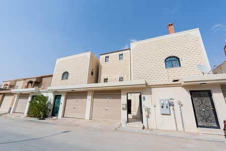 دور 6 غرف نوم للايجار في شمال الرياض، الرياض - دور اول للإيجار في شارع المسير, حي الوادي, مدينة الرياض