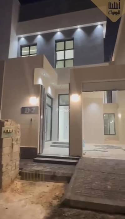 4 Bedroom Villa for Sale in East Riyadh, Riyadh - Luxury duplex in Al-Yarmouk Al-Gharbi neighborhood