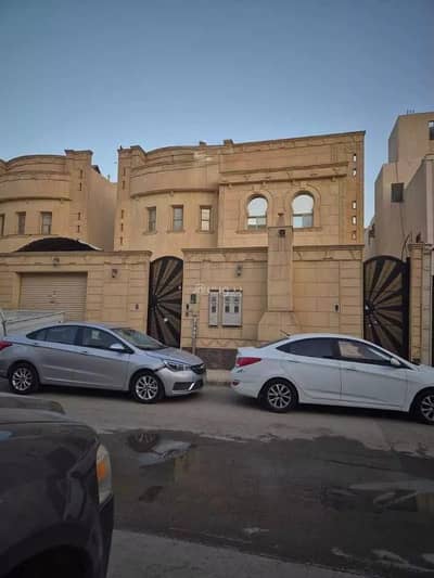 فیلا 6 غرف نوم للبيع في جنوب الرياض، الرياض - للبيع – فيلا درج صالة وشقتين – حي العزيزية