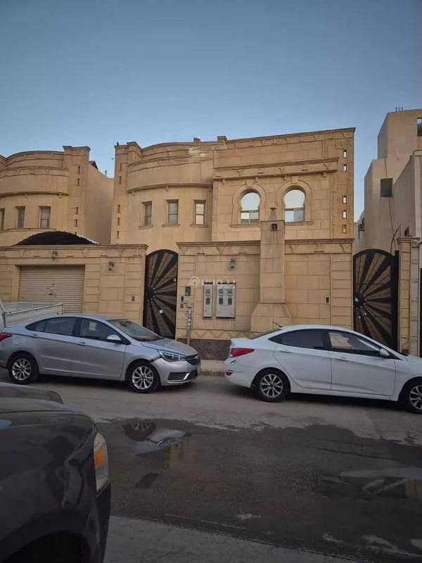 للبيع – فيلا درج صالة وشقتين – حي العزيزية للبيع – فيلا درج صالة وشقتين – حي العزيزية