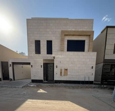 دور 5 غرف نوم للبيع في شرق الرياض، الرياض - طابق للبيع في الجنادرية، الرياض